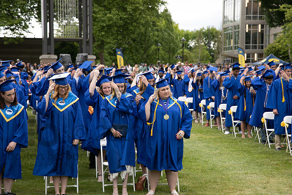 1070_CCGrad2023